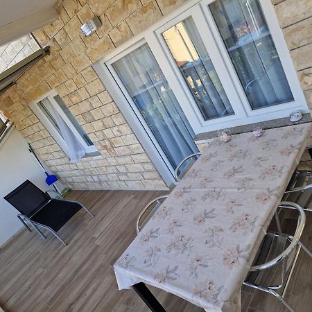 Apartments Mali Mate Tribunj  Ngoại thất bức ảnh