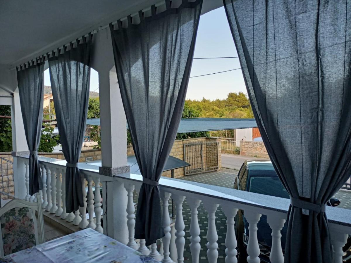 Apartments Mali Mate Tribunj  Ngoại thất bức ảnh