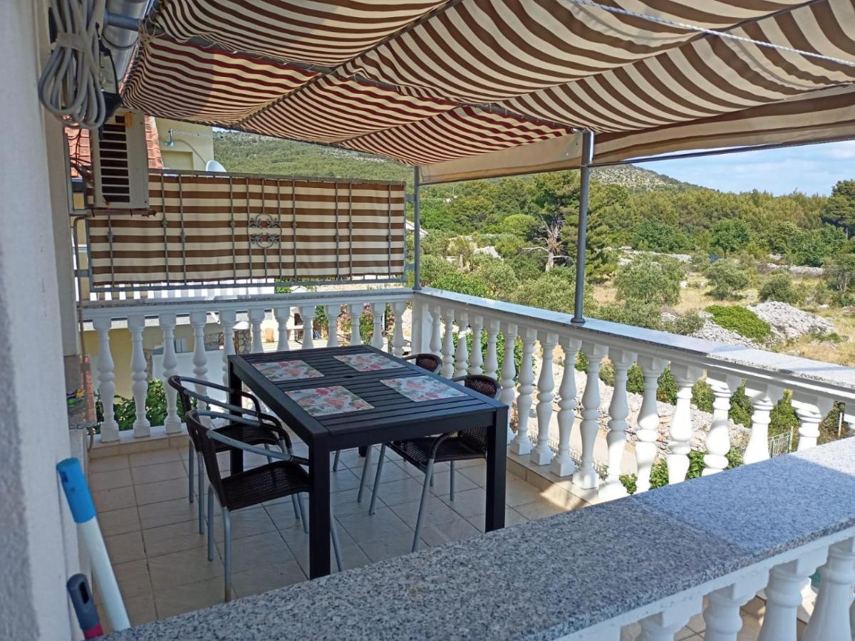 Apartments Mali Mate Tribunj  Ngoại thất bức ảnh